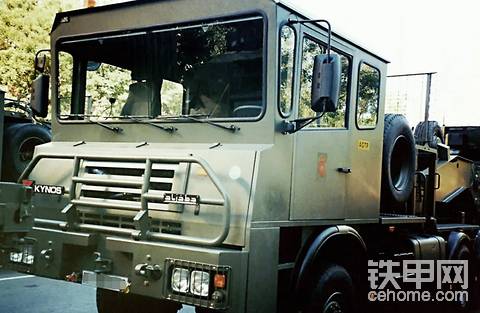 SHE軍用K15 100重型運(yùn)輸車(chē)