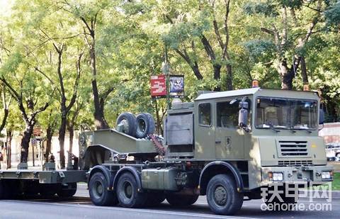 SHE軍用K15 100重型運(yùn)輸車(chē)