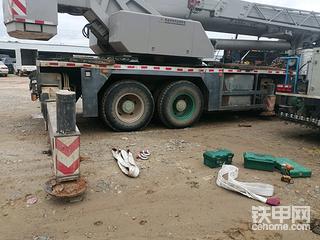 70噸中聯(lián)吊車。