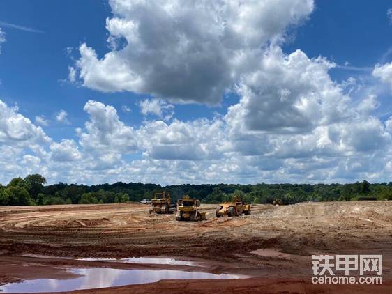 蓝天白云绿树卡特黄，建设美丽中国，建设美丽乡村！