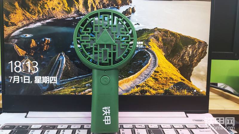 三等獎（5名）：鐵甲定制手持風(fēng)扇（1個）