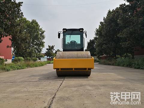 6吨单钢轮振动压路机