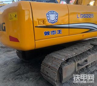 工程停了，车都歇着了