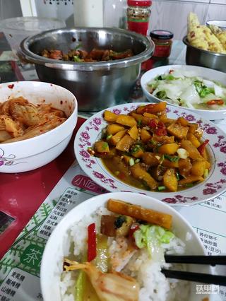 今天大雨在家做饭