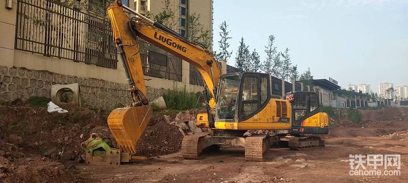 19年4月份4000小时柳工913 价格-帖子图片