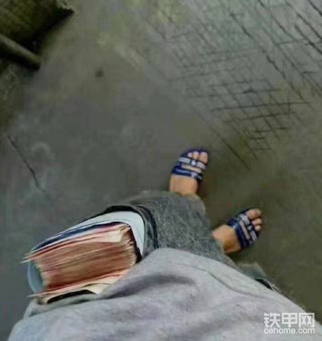 開挖機十幾年還是拖鞋最合適我。2011年就進鐵甲網(wǎng)，沒有參加過任何鐵甲聚會，又沒有文才。希望鐵甲網(wǎng)越搞越好！