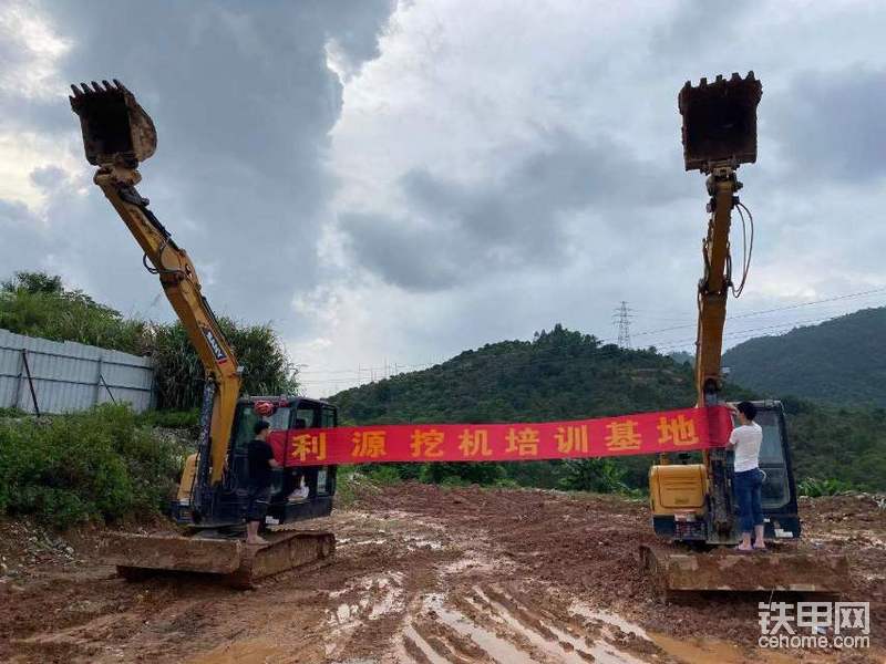 正规挖机培训学校    常年代办理各种工-帖子图片