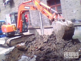上海宝山区挖掘机出租215-7现代挖掘机出租