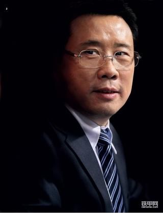 中聯(lián)重科董事長詹純新，中國三一董事長梁穩(wěn)根