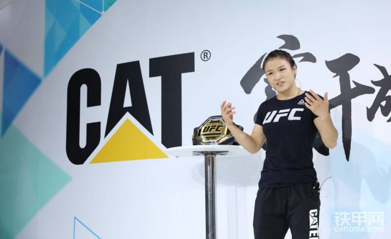 （1）张伟丽，女，1990年9月30日出生于河北邯郸， 中国职业综合格斗运动员，UFC女子草量级世界冠军。