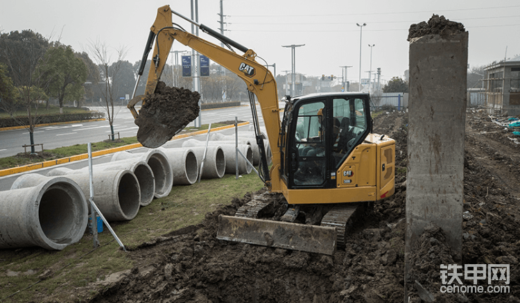 306适合工况 :公路建设公路建设管道建设园林绿化农田改造挖地基挖沟渠。