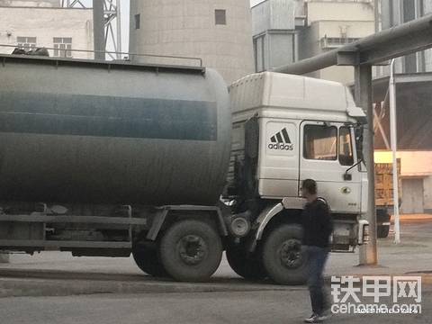 罐装车
