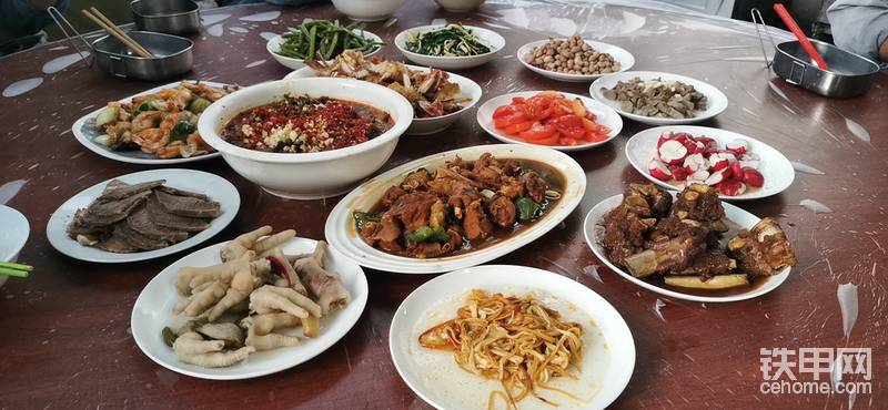 這是我們工地的元旦聚餐。
