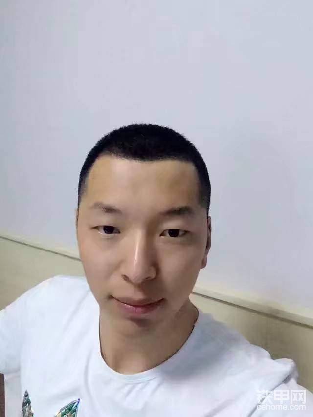 天下甲友一家人，同為社會(huì)做貢獻(xiàn)。
