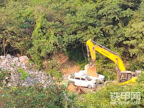 蚌埠机手找工作，找群。那个大佬拉一下蚌埠