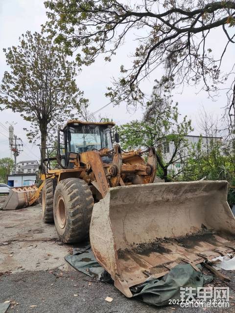 回收各种装载机、推土机等工程机械
