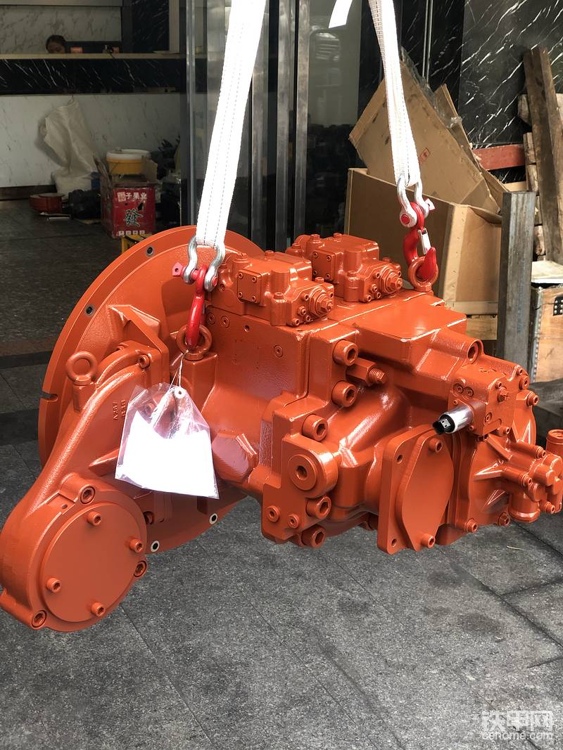 柳工950側(cè)面帶取力器