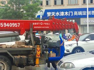 三轮车吊车