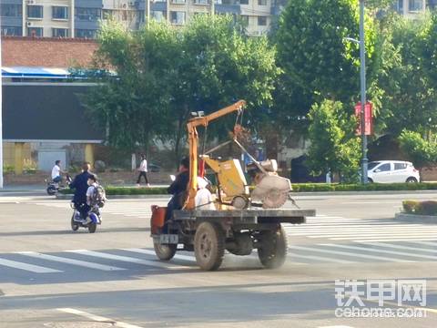 三輪車改裝隨車吊