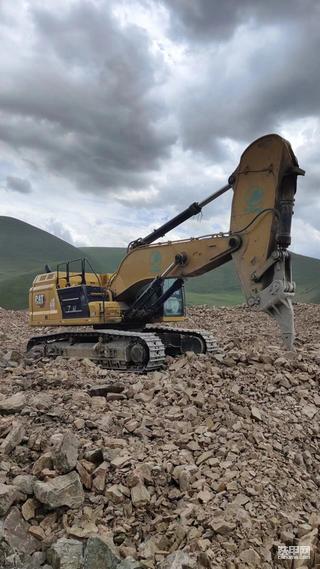 卡特彼勒349助力天山乌尉高速公路建设