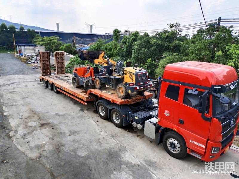 絕板的酒井小攤鋪機(jī)，老漏液壓油廠家都沒辦法維修！油封老化-帖子圖片