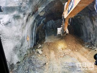 【三一225C挖机】铁路临近营业线隧道开挖日常分享系列