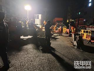 大晚上的还是那么热，温度36.8℃沥青温度140℃