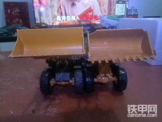 新填一台龙工铲车