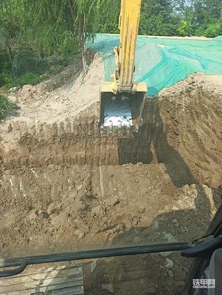 湿地拦河坝工程结束了！