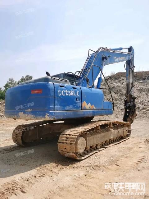 【挖掘机价格】山重建机GC228LC成交价5.5万
