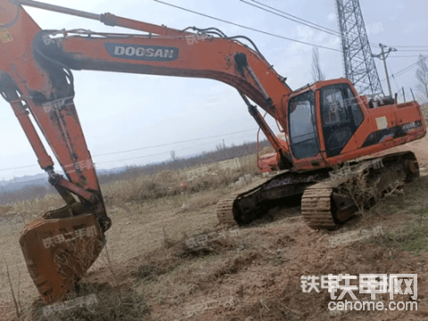 【挖掘机价格】斗山DH300LC-7成交价10.2万