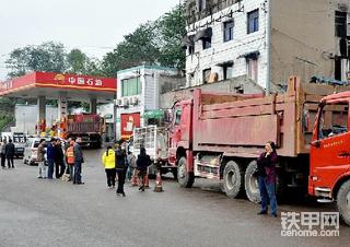 挖機的那些事(83)工地鬧油荒，意外發(fā)現(xiàn)新商機