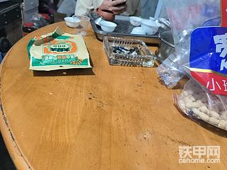 又一台小松210崴脚了