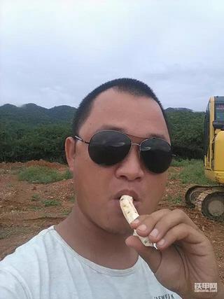 苦逼的挖機生涯