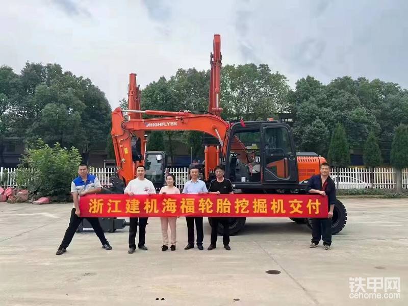 首台HF100轮挖 通过浙江建机开拓浙江市场