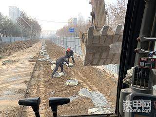 铁甲人的一天