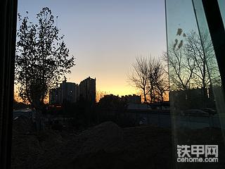 铁甲人的一天