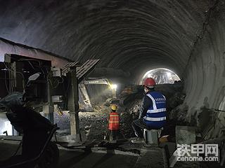 这么多人都阳了，大家做事都有气无力的，有的根本都没心去做事了。