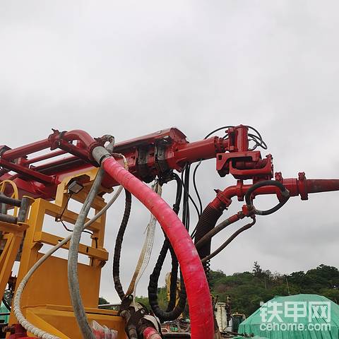 本公司有一臺(tái)五新濕噴車出售，報(bào)價(jià)55萬，