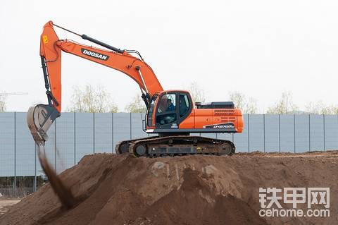 迪万伦（斗山）DX270LC-9C使用报告