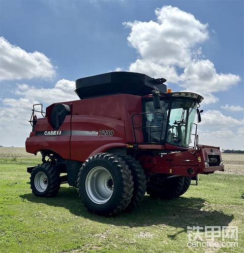 凱斯IH7320聯(lián)合收割機(jī)