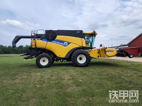 紐荷蘭CR8090聯(lián)合收割機(jī)