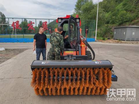 交機(jī)順利完成