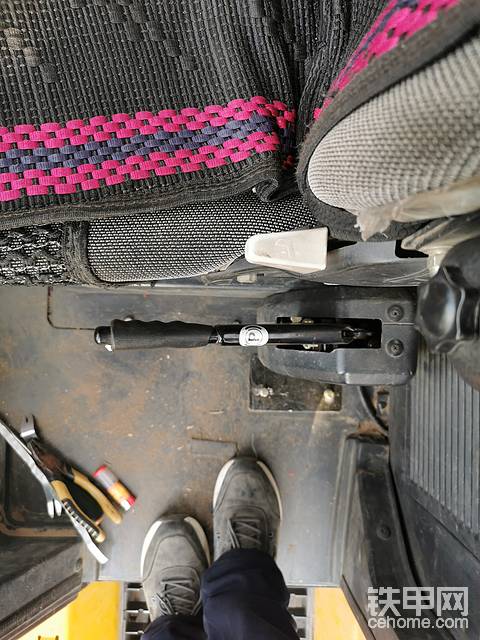 柳工CLG856H裝載機(jī)改裝之手剎