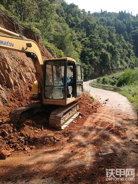 小松60电路故障