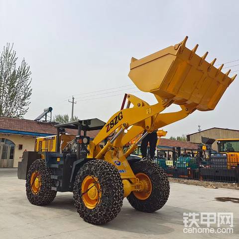 30礦井鏟車(chē)廠家供應(yīng)價(jià)格礦洞鏟車(chē)數(shù)據(jù)