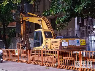 在湛江修路的小松建機