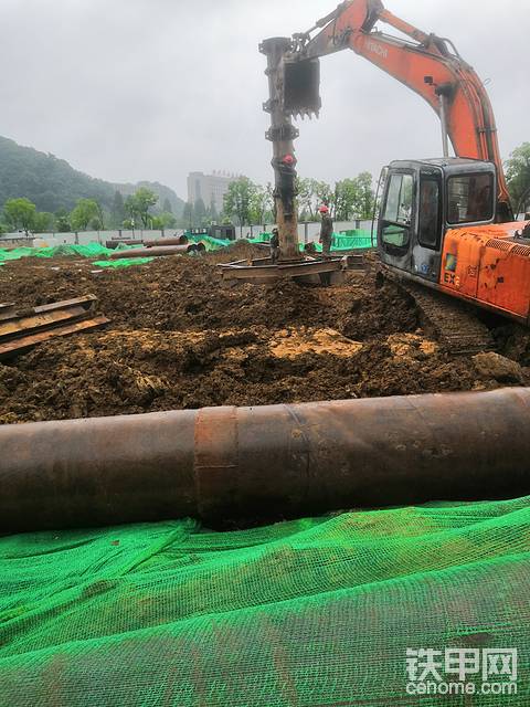 活干完了，工地上不能停挖機(jī)