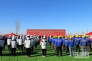 黃河最大跨徑斜拉橋東營(yíng)黃河公鐵大橋主墩承臺(tái)澆筑圓滿落幕
