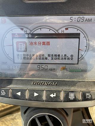 斗山120油水分離器報(bào)警發(fā)動(dòng)機(jī)限速120